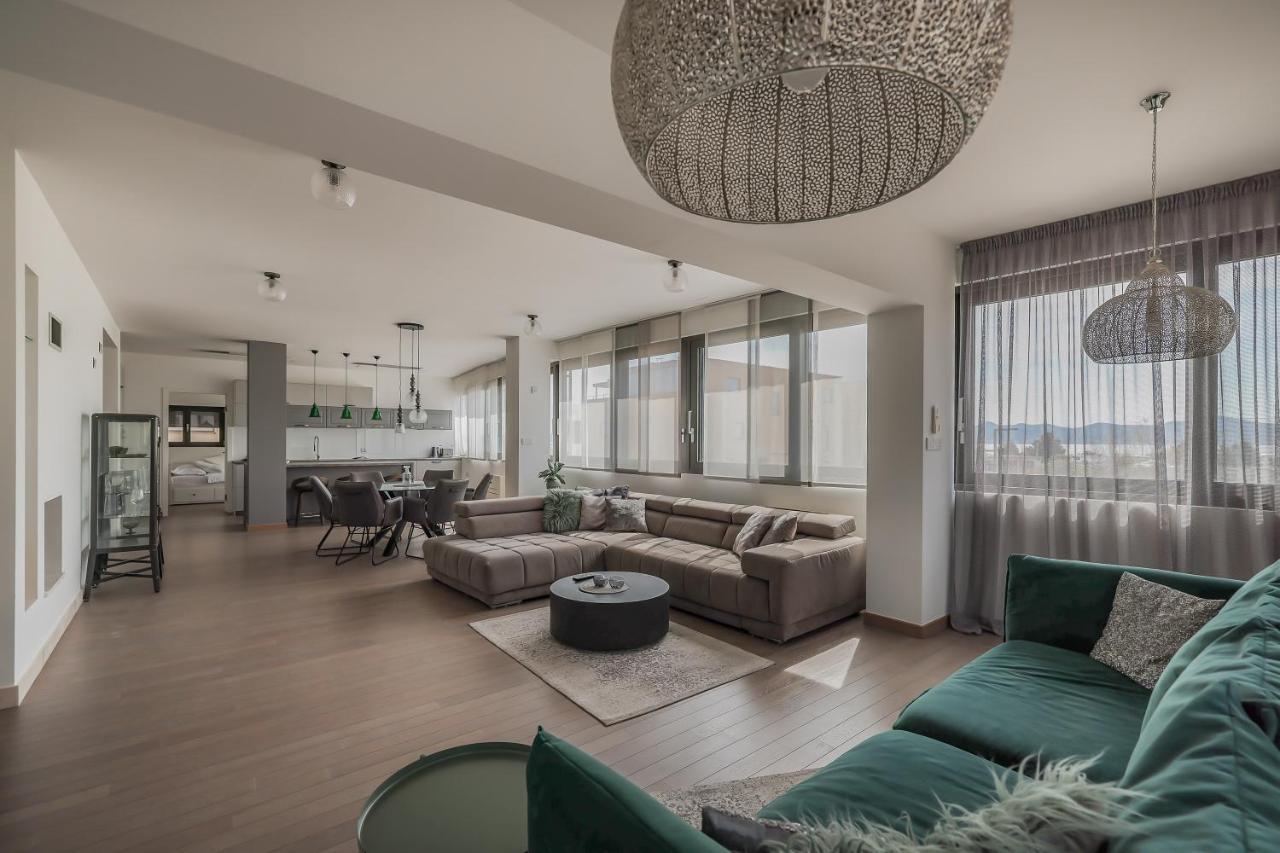The View Luxury With Pool Apartment