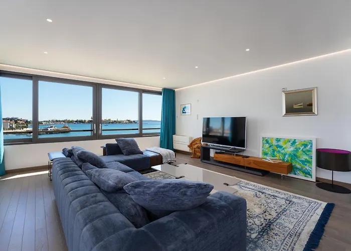 The View Luxury Residence With Pool