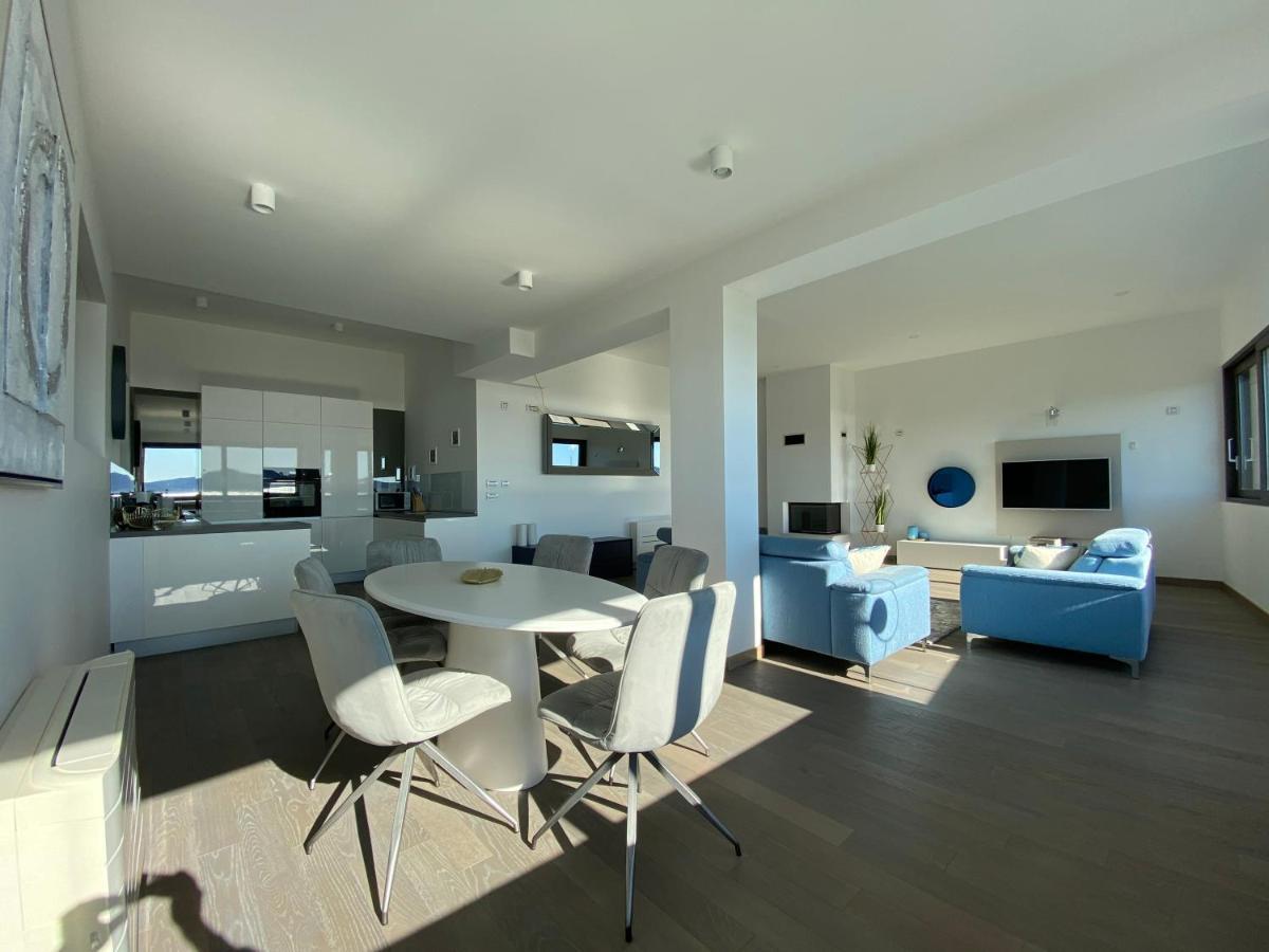 The View Luxury With Pool Apartment